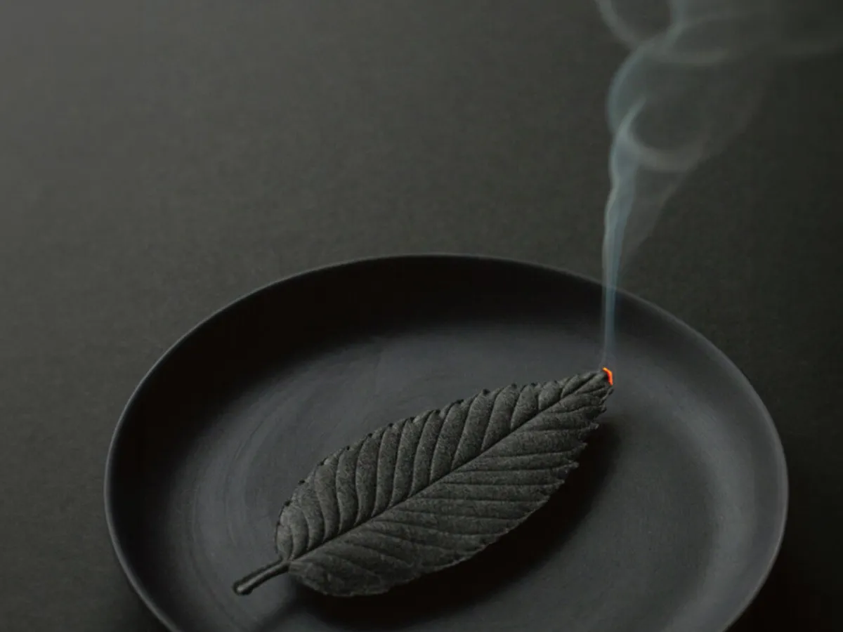 ORYOKI HA KO Paper Incense Black Fokus, 1 Blatt* HA KO Paper Incense